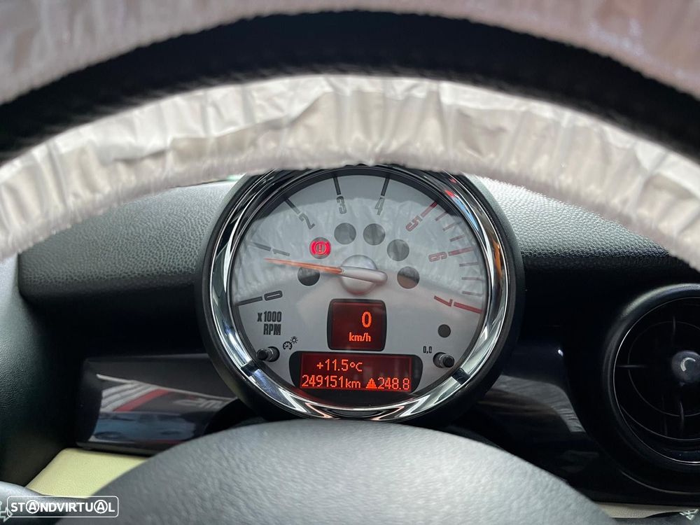 MINI 3 Portas Cooper D - 15