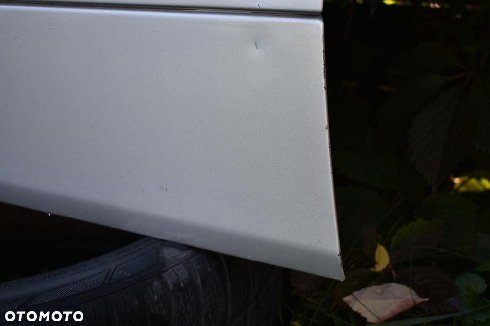 MERCEDES W211 DRZWI PRZEDNIE PRZÓD LEWE 775 - 5