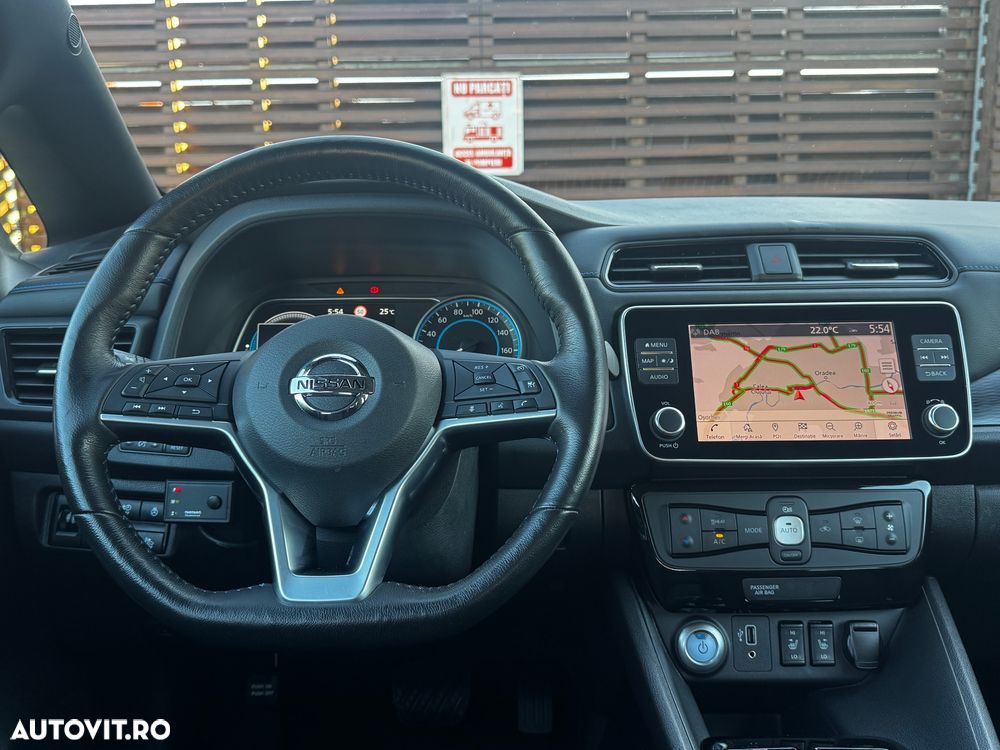 Nissan LEAF 62 kWh e+ N-Connecta - 21