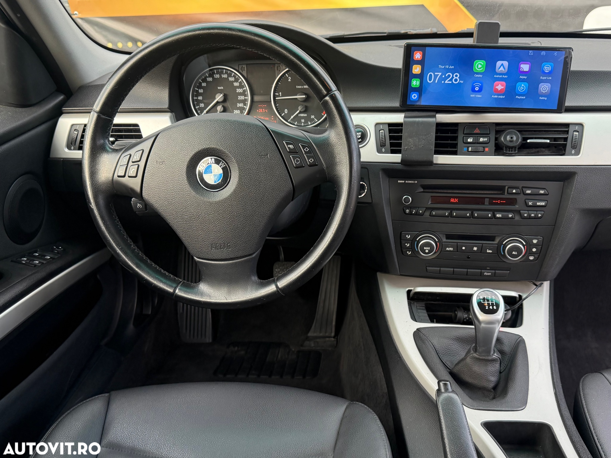 BMW Seria 3 318d DPF Touring - 20