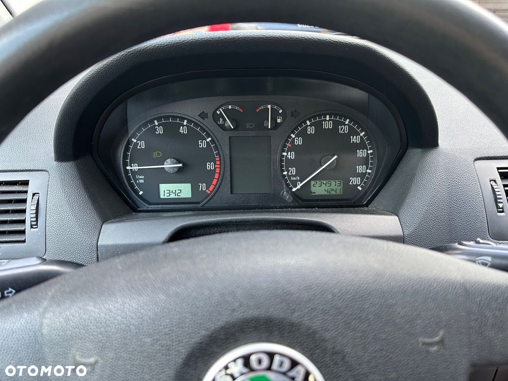 Skoda Fabia 1.4 16V Elegance - 25
