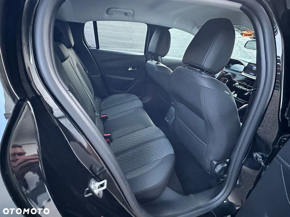 Peugeot 208 - 10