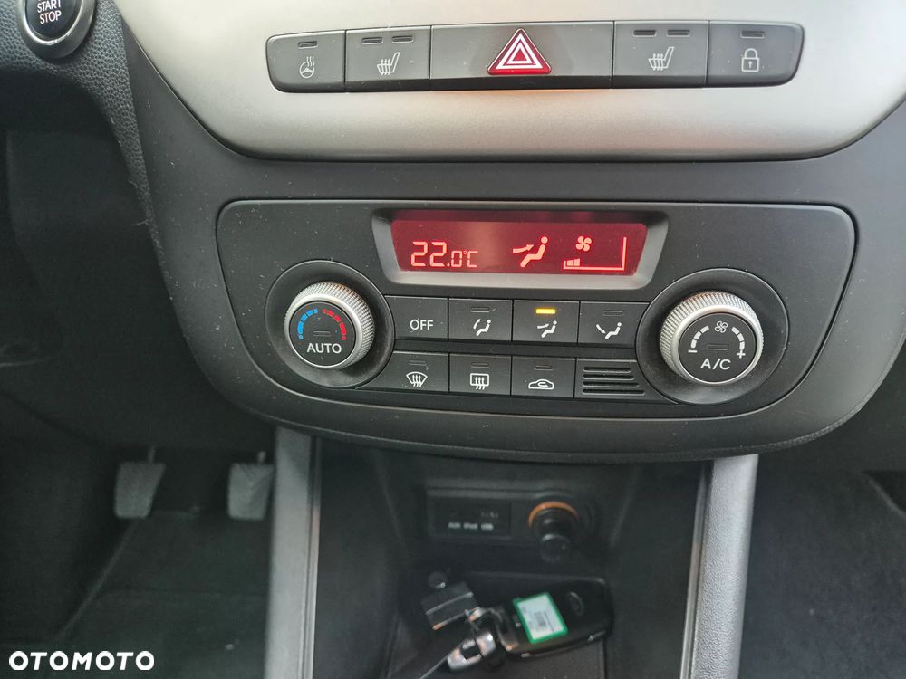 Kia Venga 1.4 CVVT ISG Vision - 16