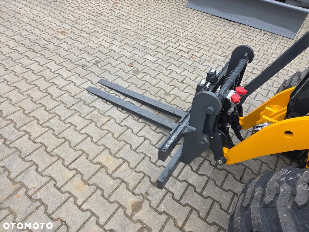 Schäffer Ładowarka Miniładowarka Schaffer 2445S - 2515kg Łyżka + Widły - 12