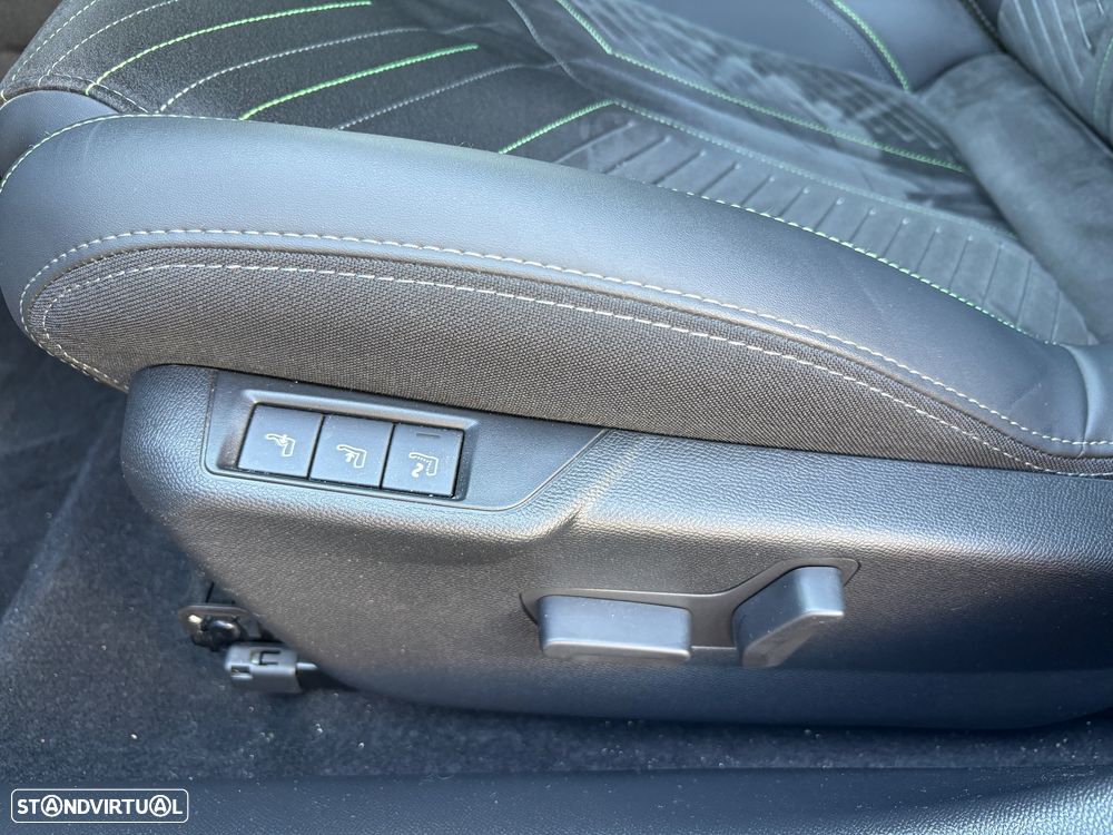 Peugeot e-208 GT - 12