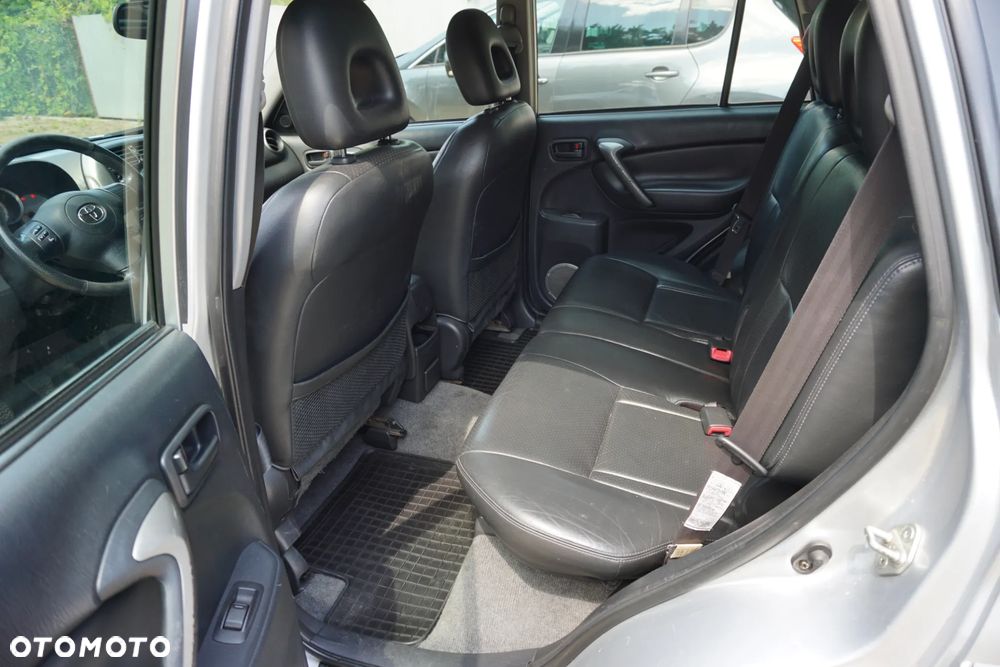 Toyota RAV4 D-4D 4x4 Executive - 18