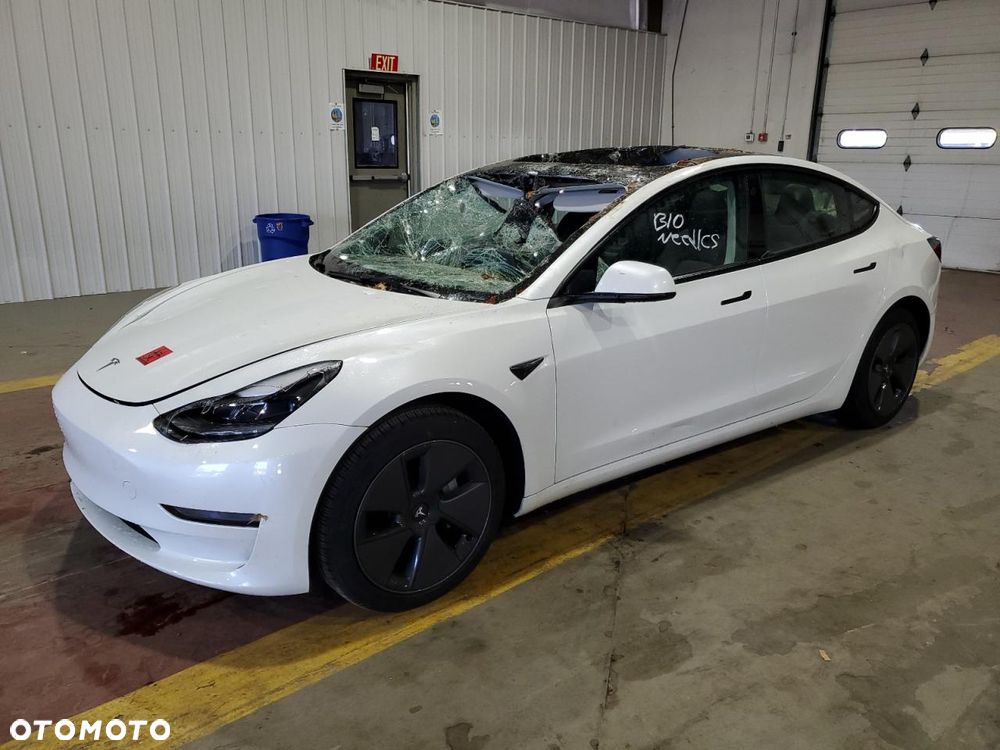 Tesla Model 3 Standard Reichweite Plus Hinterradantrieb - 36