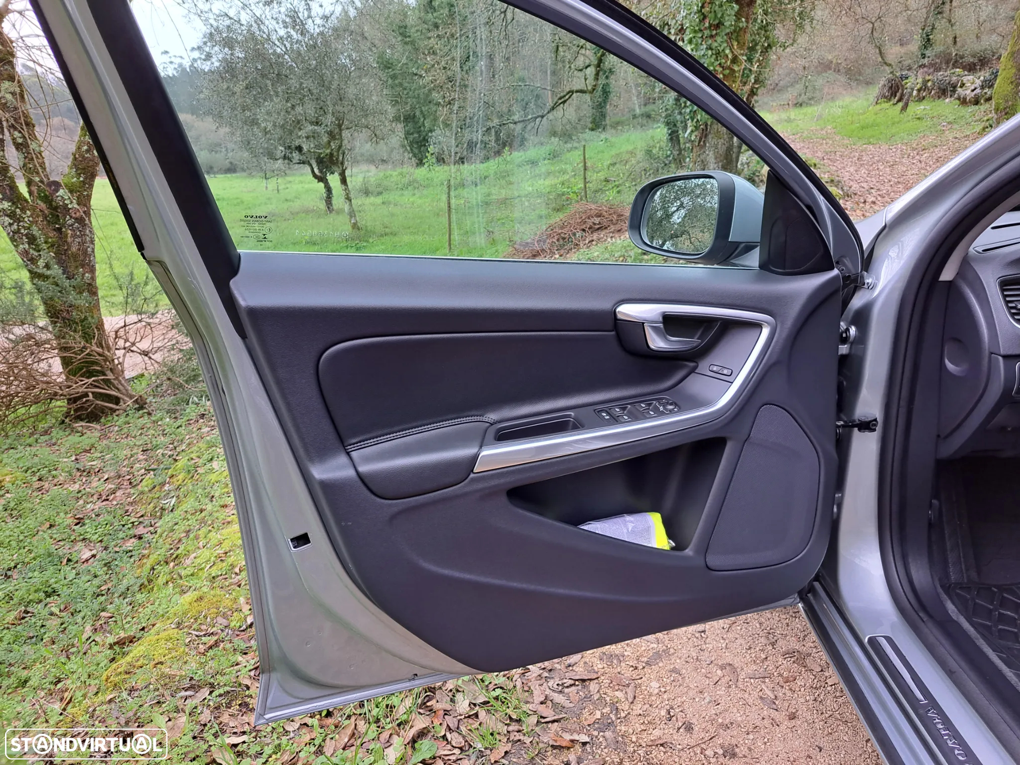 Volvo V60 D4 Geartronic Summum - 13
