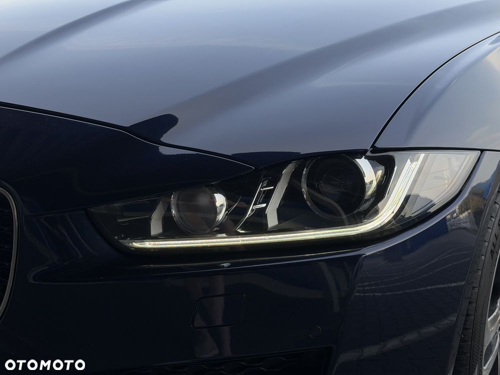 Jaguar XE 20d Pure - 9