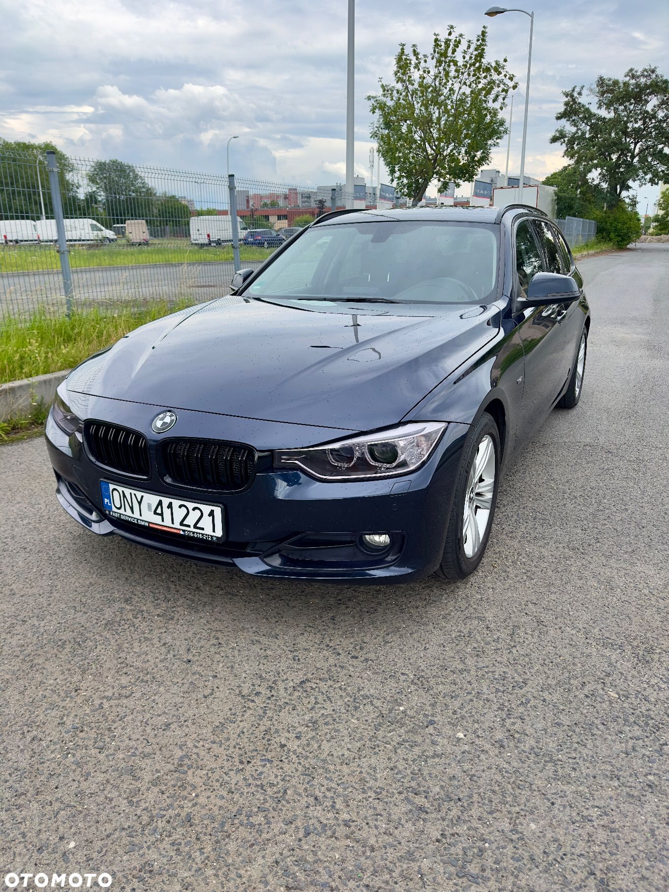 BMW Seria 3 318d Touring Sport Line - 1