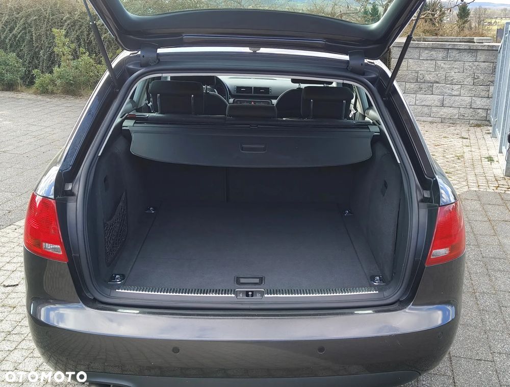 Audi A4 Avant 2.0 TDI DPF - 9