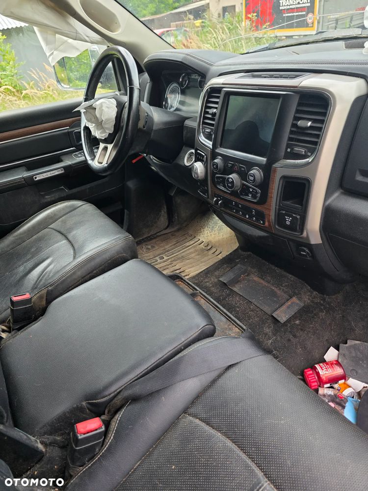 Dodge RAM - 8