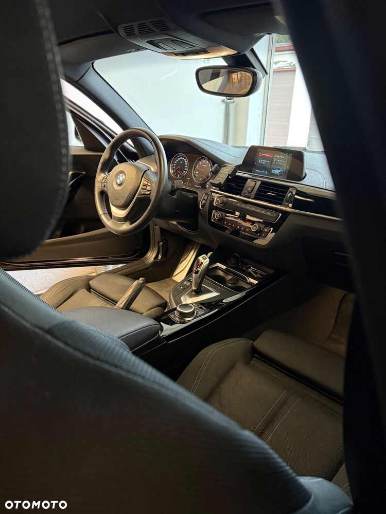 BMW Seria 1 120i GPF Sport Line Shadow - 29