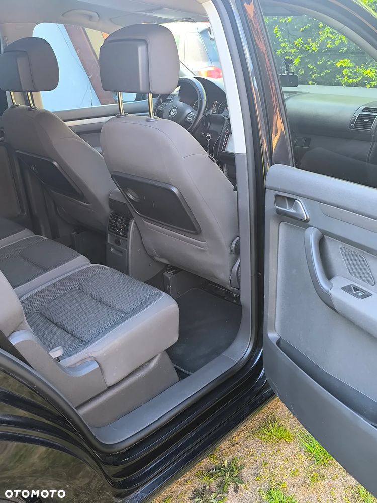 Volkswagen Touran - 9