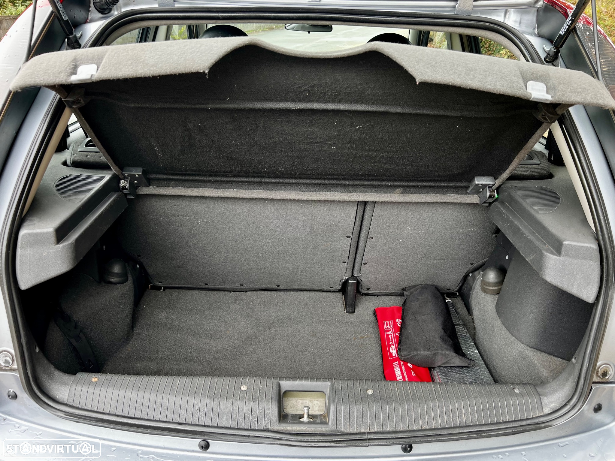 Opel Corsa 1.2 16V Enjoy - 8