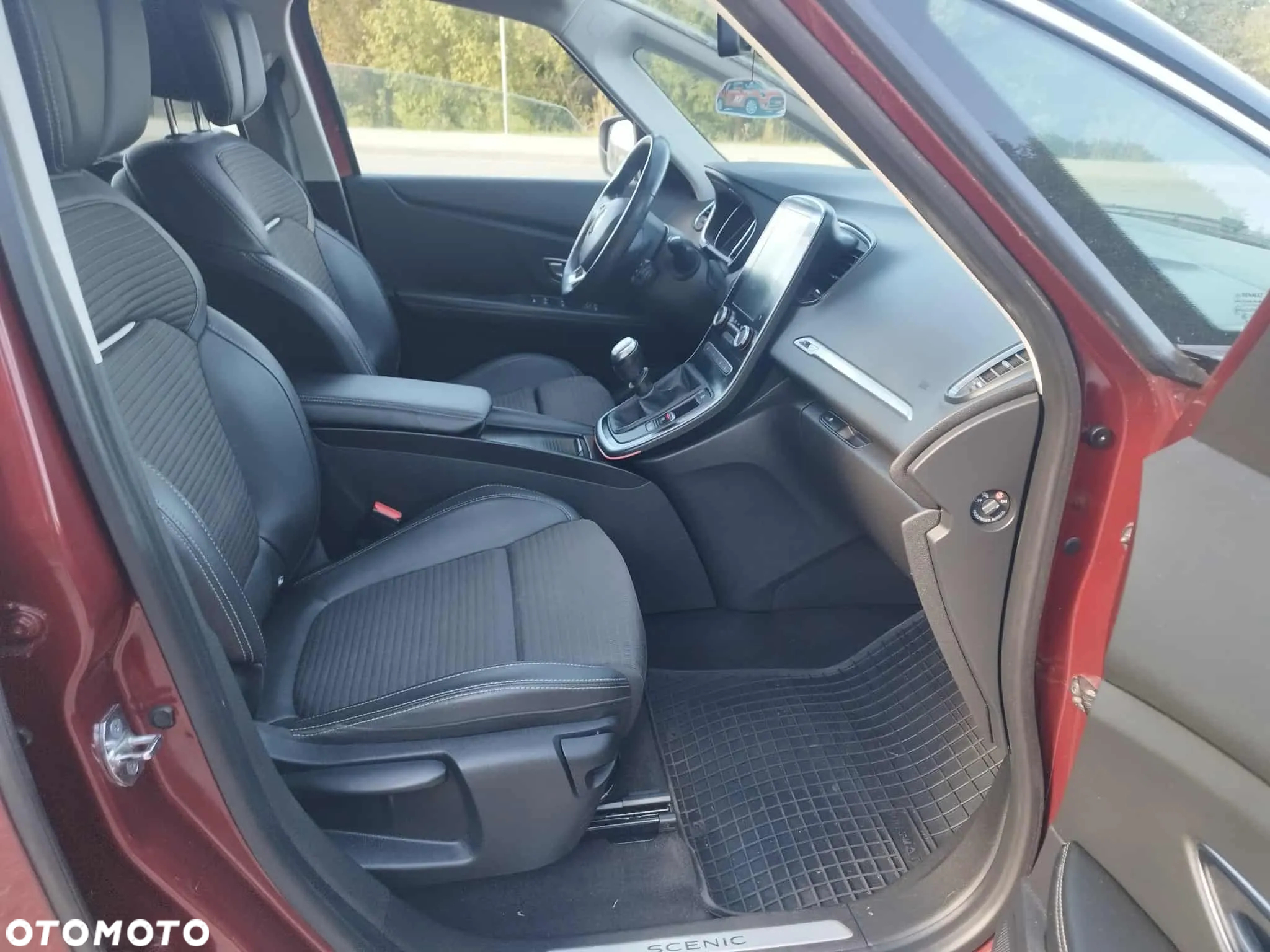 Renault Grand Scenic TCe 140 GPF BUSINESS EDITION - 19