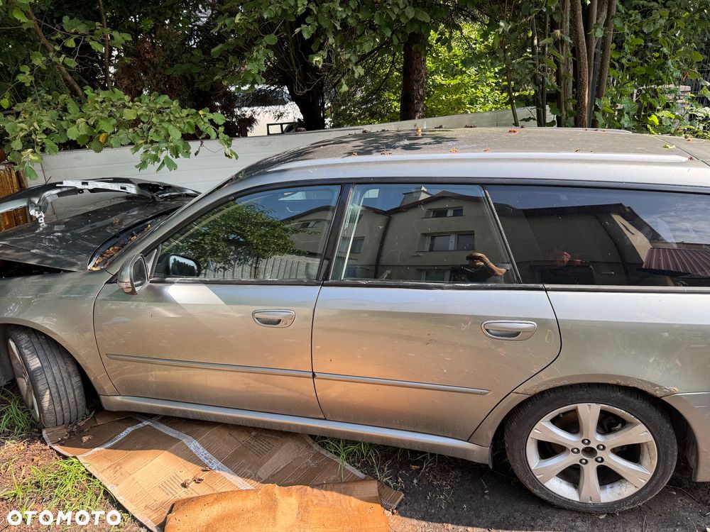 Subaru Legacy - 1