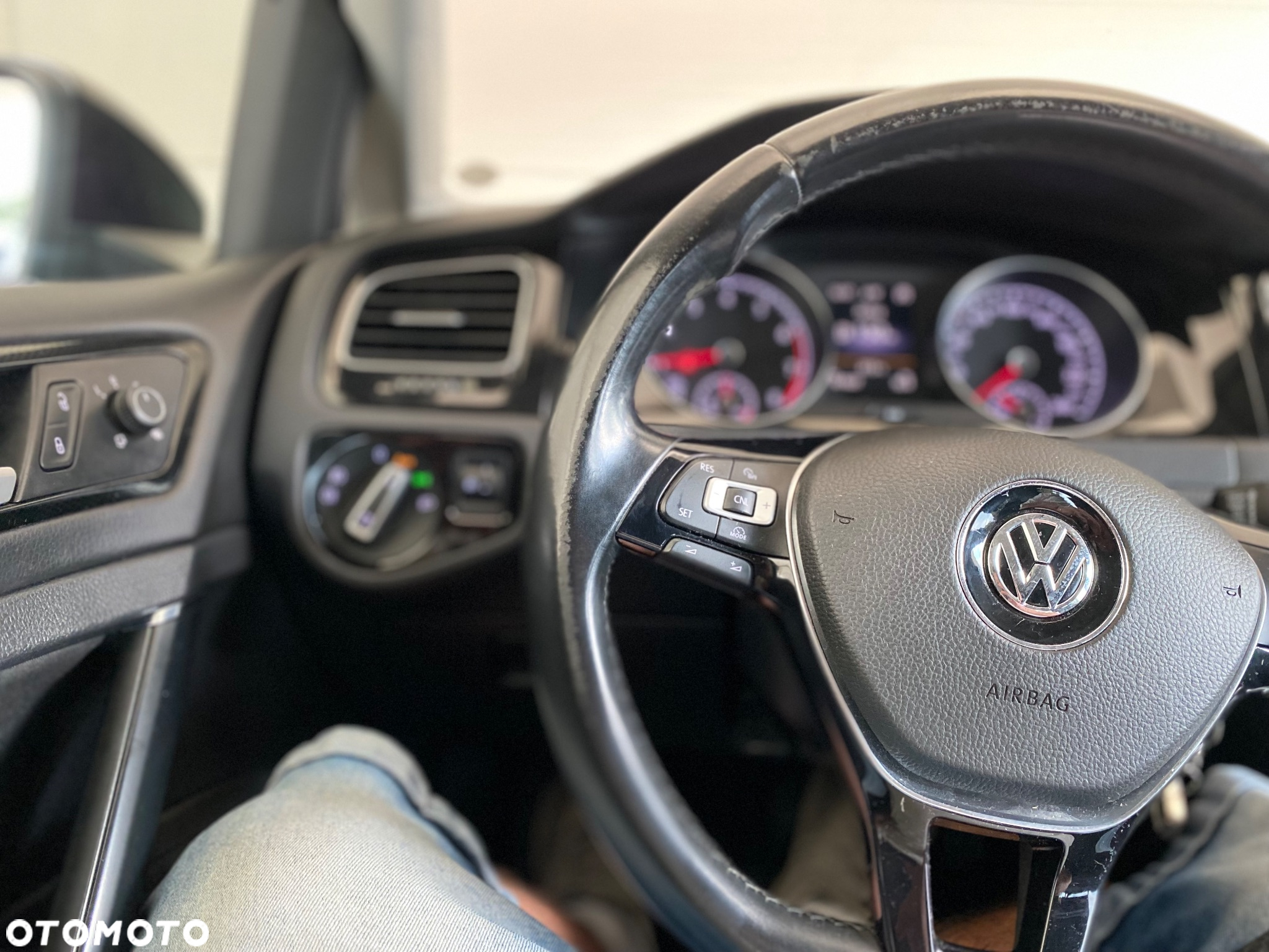 Volkswagen Golf VII 1.4 TSI BMT Highline DSG - 24