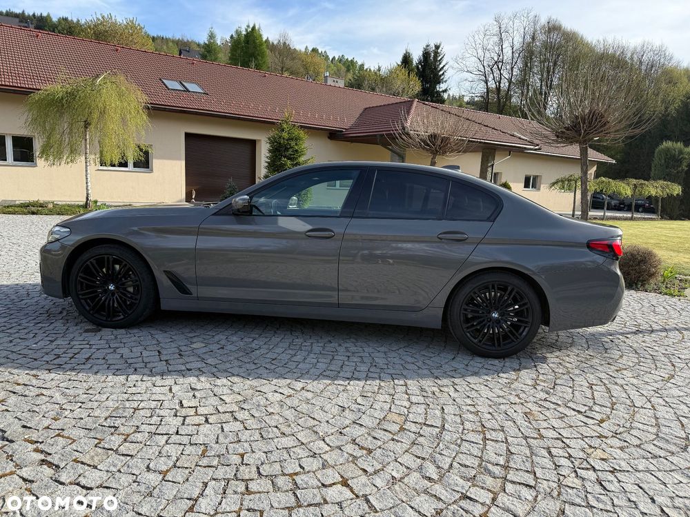 BMW Seria 5 530i xDrive Sport Line - 3