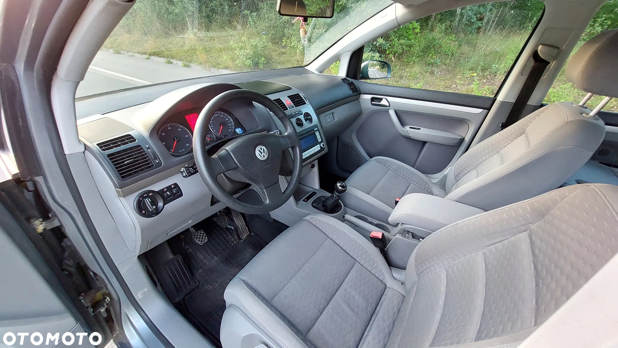Volkswagen Touran - 20