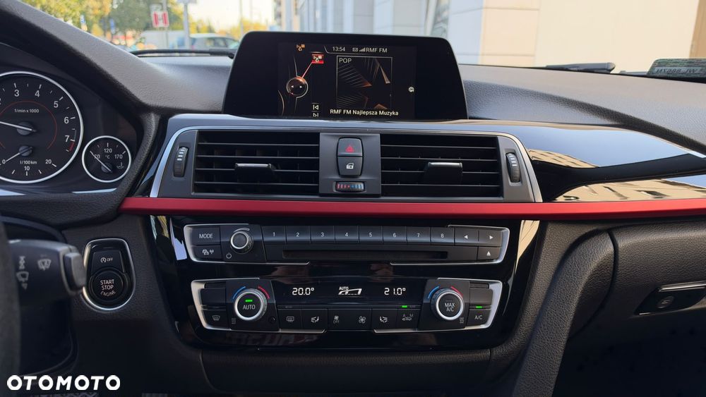 BMW Seria 3 318i Sport Line - 19