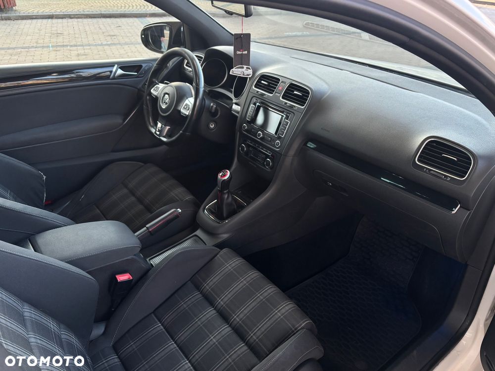 Volkswagen Golf - 13