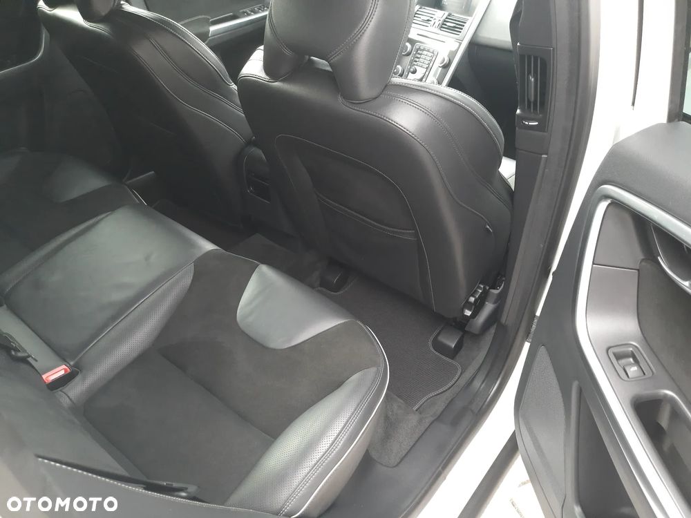 Volvo XC 60 D4 AWD Summum - 22