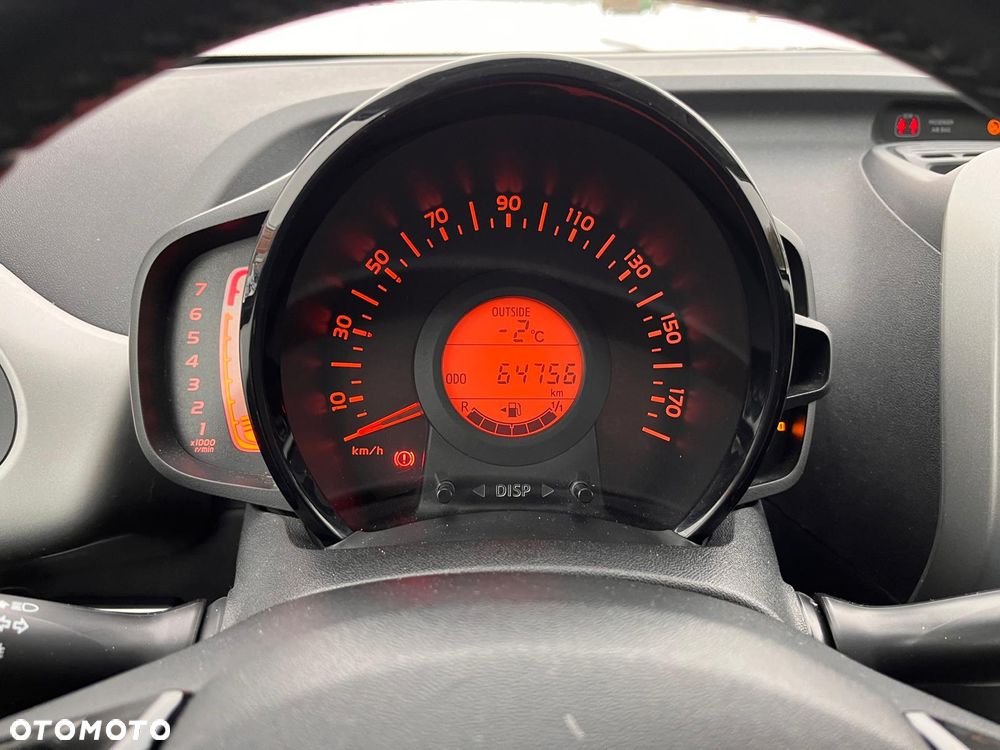 Toyota Aygo x-clusiv - 7