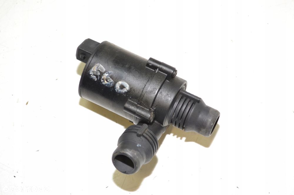 DODATKOWA POMPA POMPKA WODY BMW E60 E61 6917700 - 2