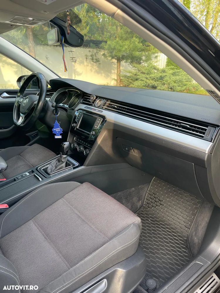 Volkswagen Passat Variant 2.0 TDI SCR DSG BlueMotion Comfortline - 9