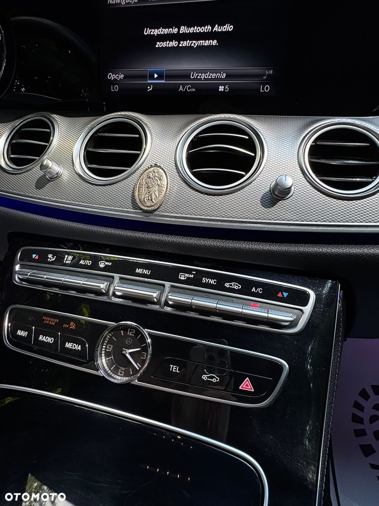 Mercedes-Benz Klasa E 200 9G-TRONIC AMG Line - 27