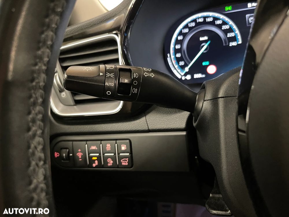 Kia XCeed 1.6 GDI 6DCT PHEV Vision - 29