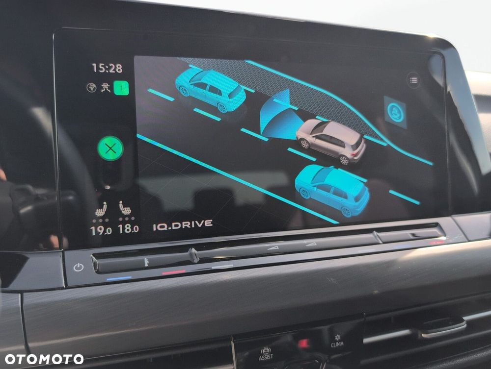 Volkswagen Golf 1.5 eTSI EVO Style DSG - 26