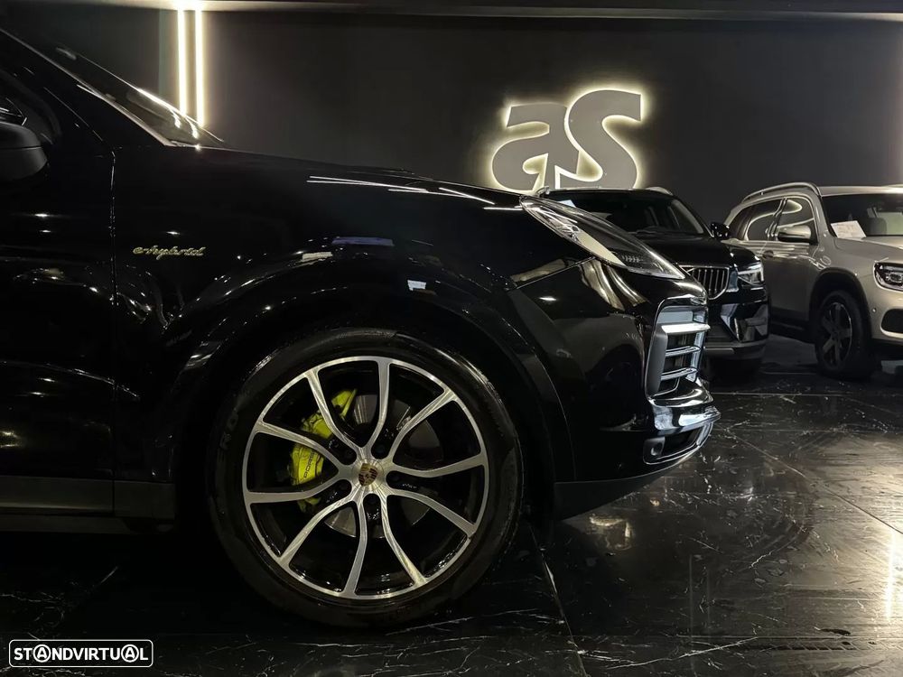 Porsche Cayenne E-Hybrid - 4