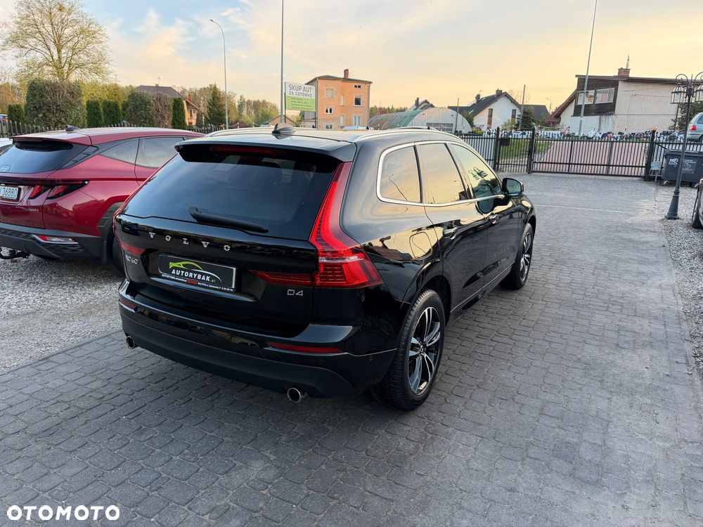 Volvo XC 60 D4 Momentum Pro - 32