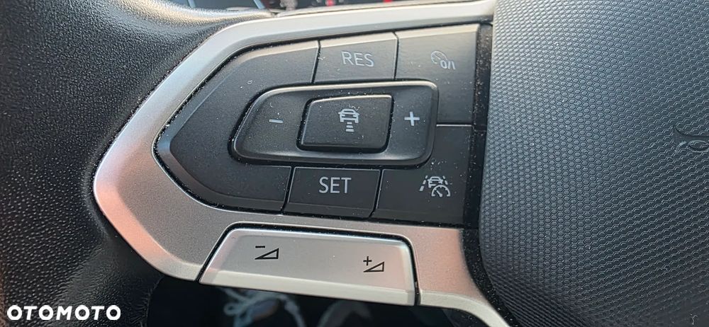 Volkswagen Passat Variant 2.0 TDI SCR DSG Business - 19