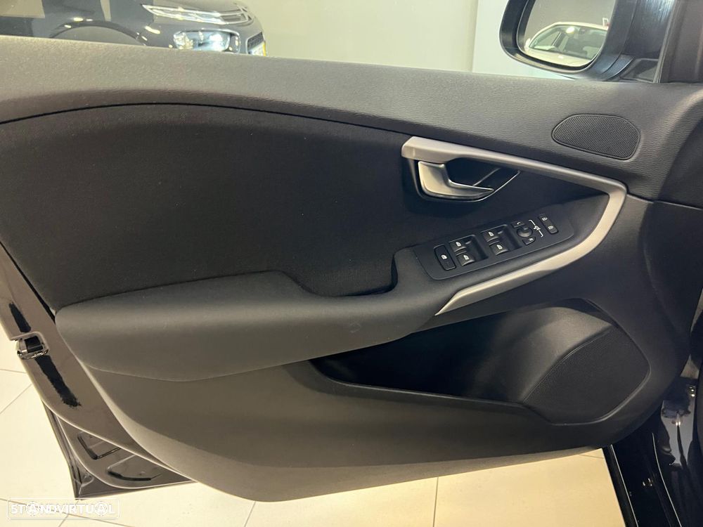 Volvo V40 T2 Kinetic - 12