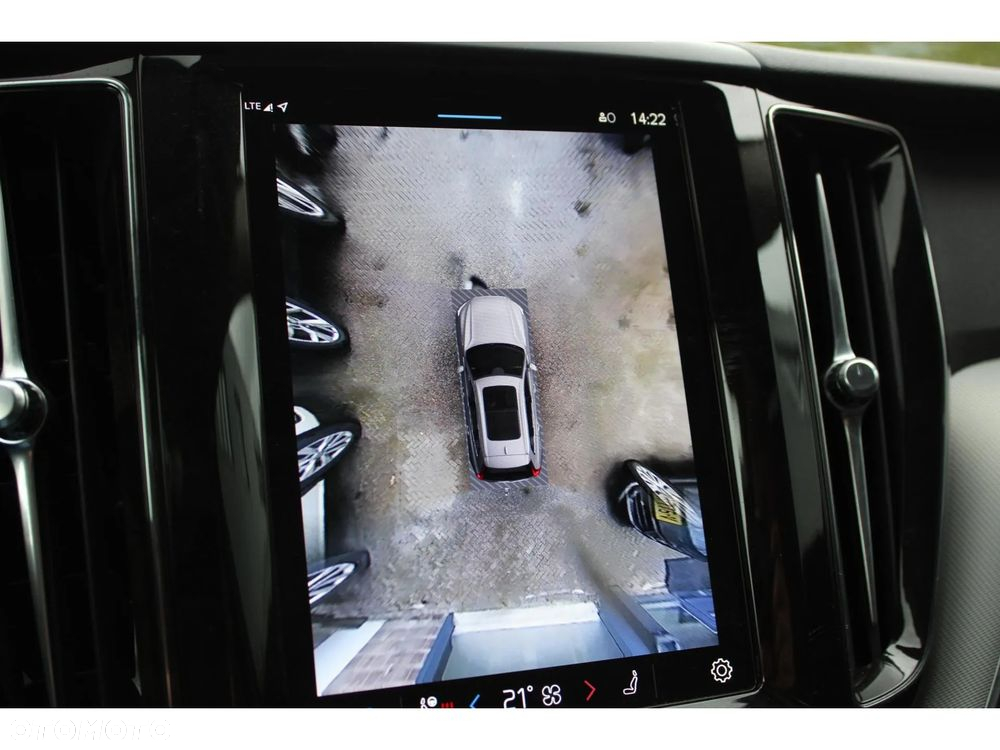 Volvo XC 60 B5 B AWD Plus Dark - 31