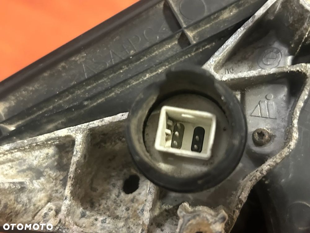 LUSTERKO PRAWE 7182695 BMW E90 E91 5 PIN - 6