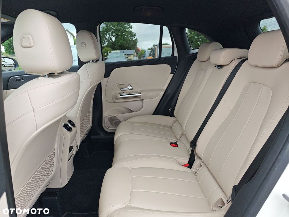Mercedes-Benz GLA 200 mHEV 7G-DCT - 17