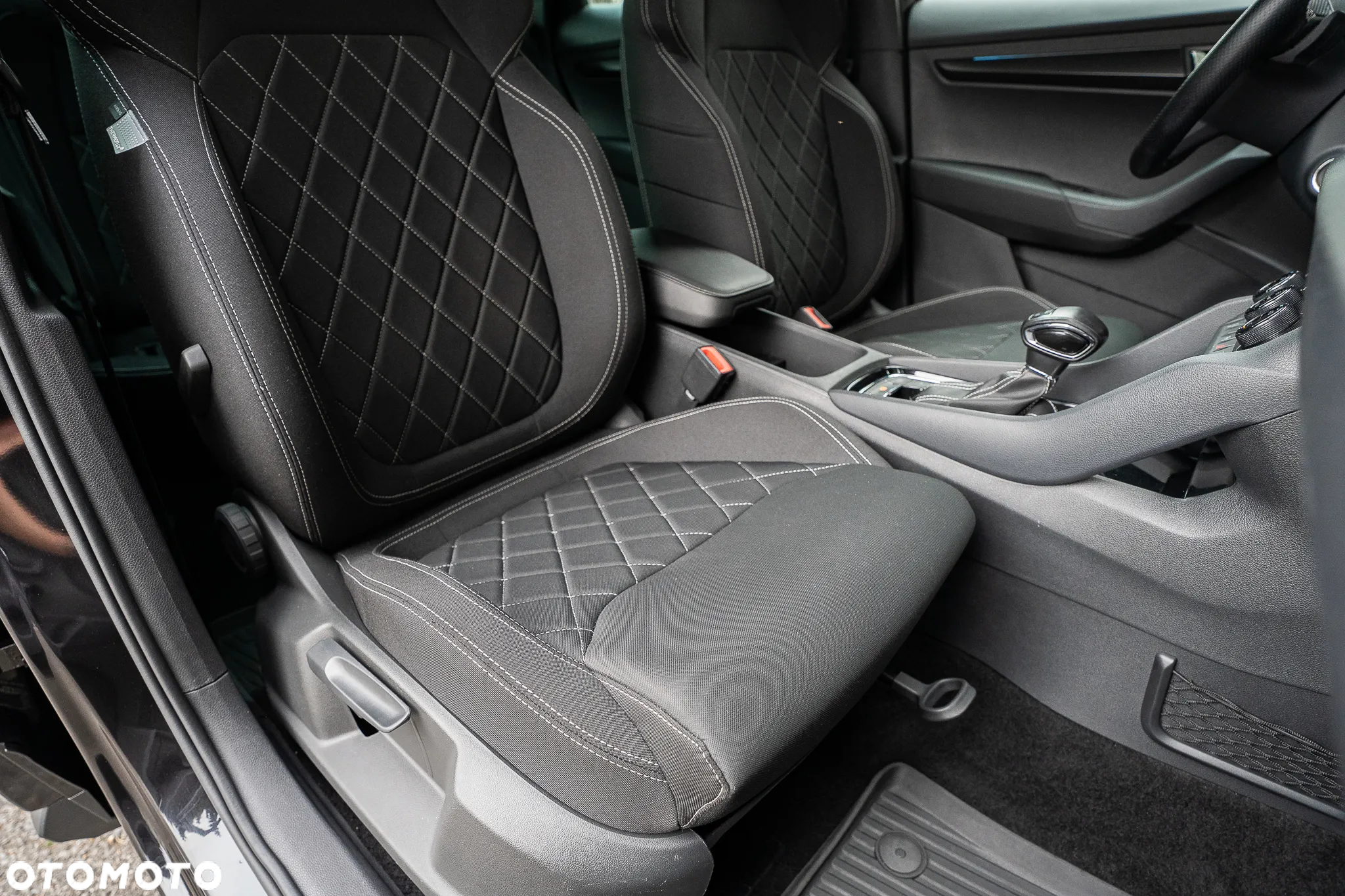 Skoda Karoq 2.0 TSI 4x4 Sportline DSG - 35