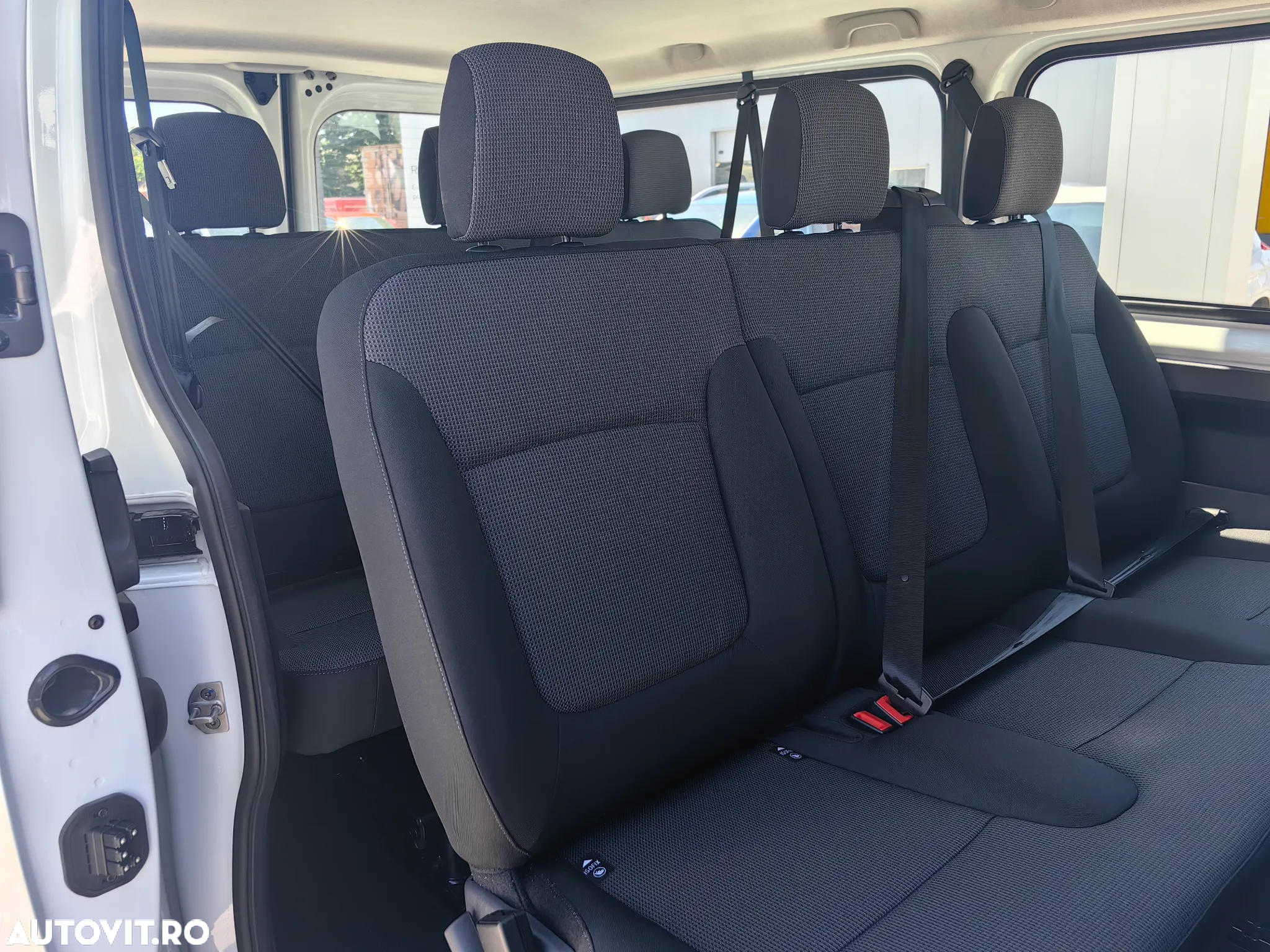 Renault Trafic Combi 2.0 Blue dCi 110 S&S L2 8+1 Life - 15