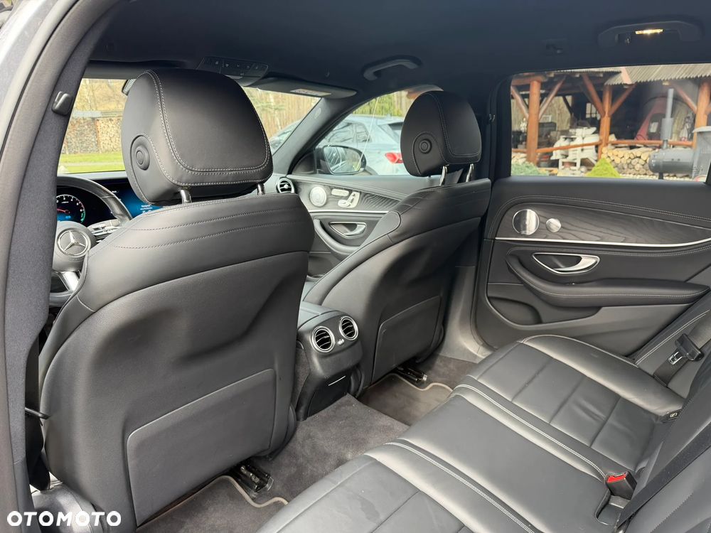 Mercedes-Benz Klasa E 220 d 9G-TRONIC - 21