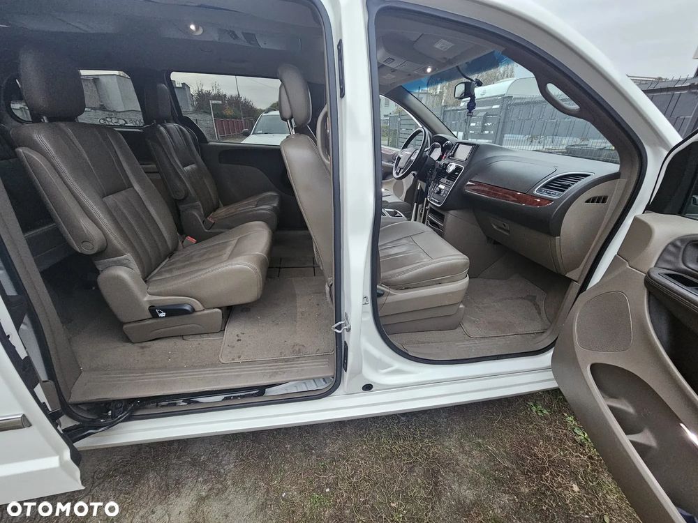 Chrysler Town & Country 3.6 Touring - 8