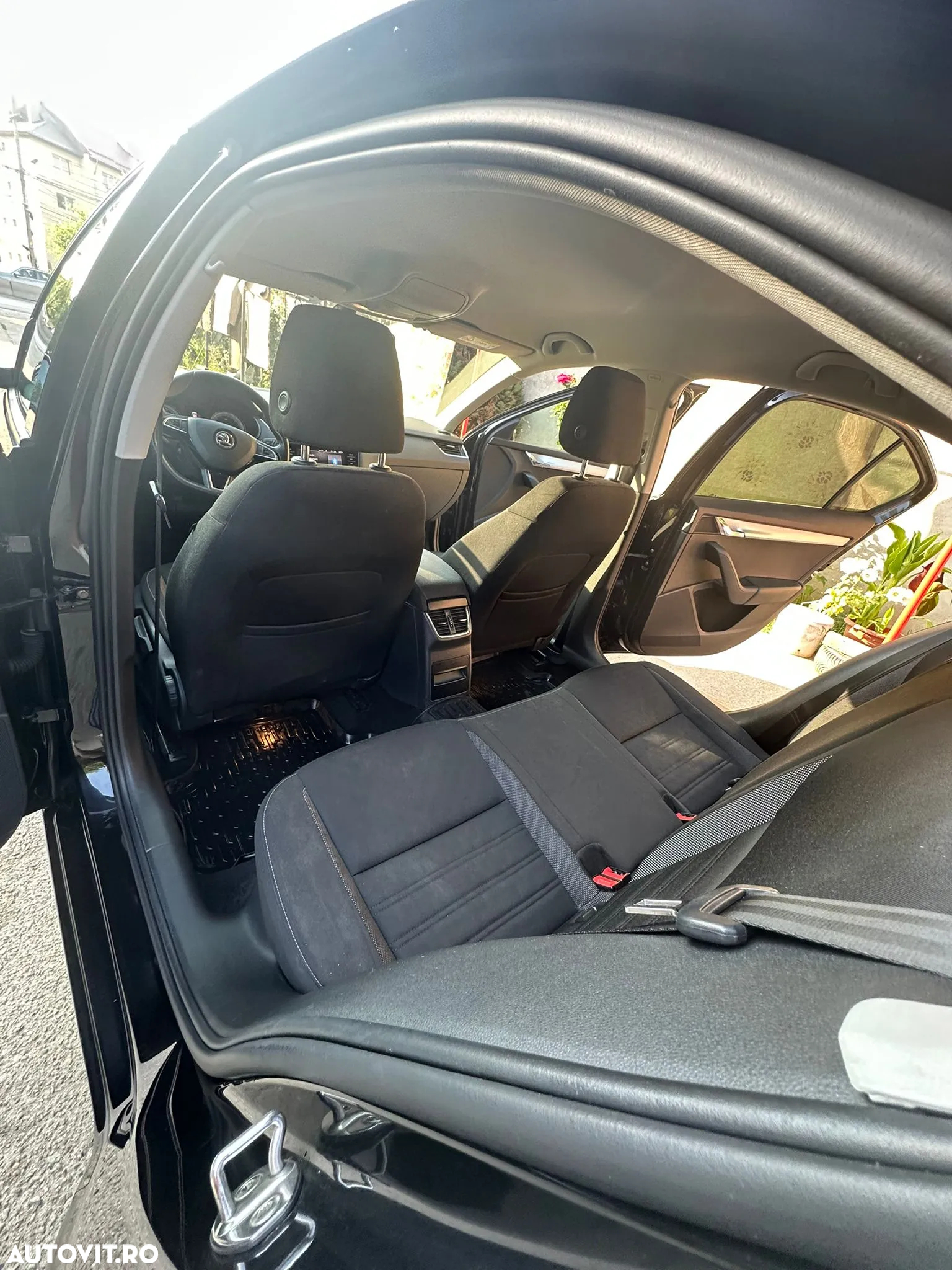 Skoda Octavia 2.0 TDI DSG Style - 8