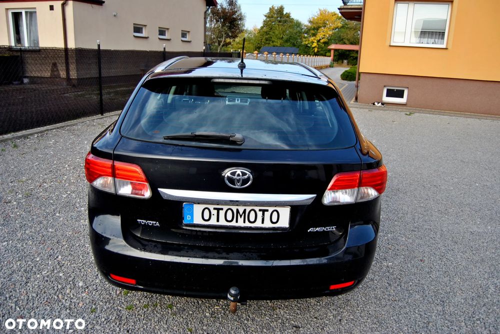 Toyota Avensis 1.8 Premium EU5 - 15