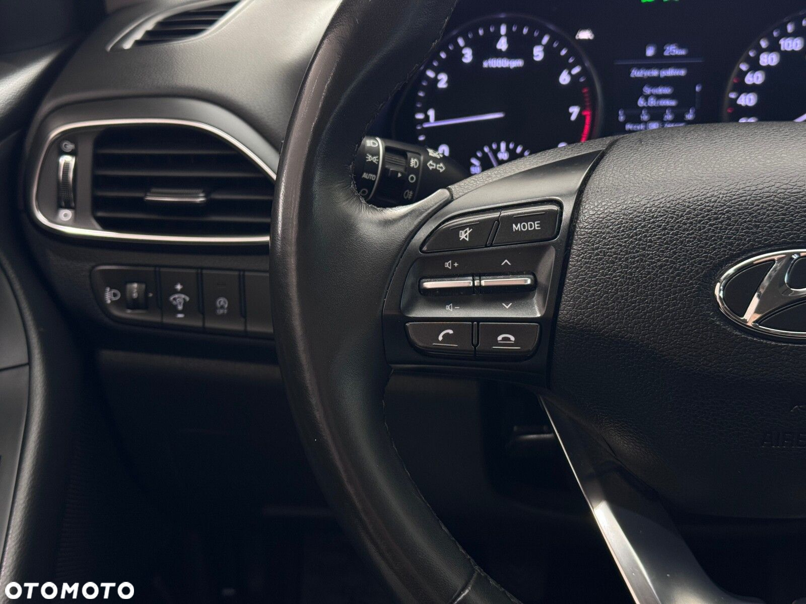 Hyundai i30 1.5 DPI Classic + - 22