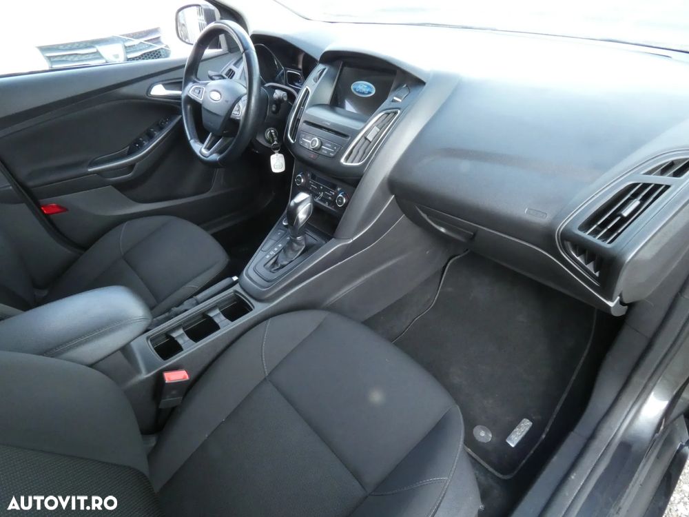 Ford Focus 1.5 TDCi Powershift Titanium - 16