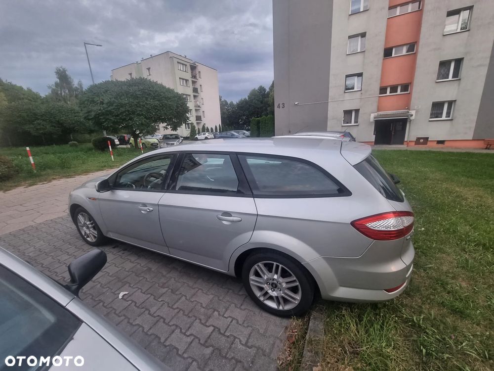 Ford Mondeo 2.0 TDCi Ambiente - 8