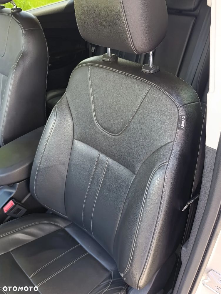 Ford Kuga 2.0 TDCi 4x4 Titanium - 17